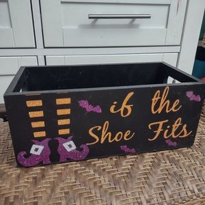 If the shoe fits box